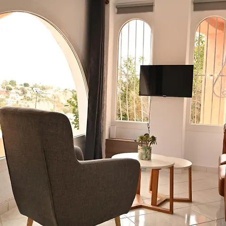 Casa Veintiuno En Кальпе