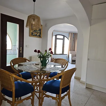 Casa Veintiuno En Кальпе