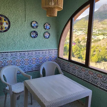 Casa Veintiuno En Кальпе